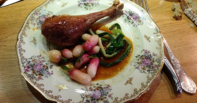 #slide2 La Ruchotte, repaire des poules de luxe